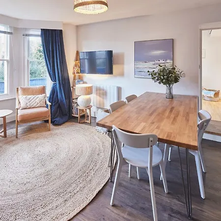 South Bay Garden Apartment *